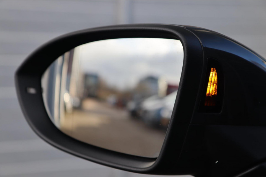 Volkswagen Golf 1.4 eHybrid GTE / PANO / ACC / KEYLESS / CAMERA / ALCANTARA