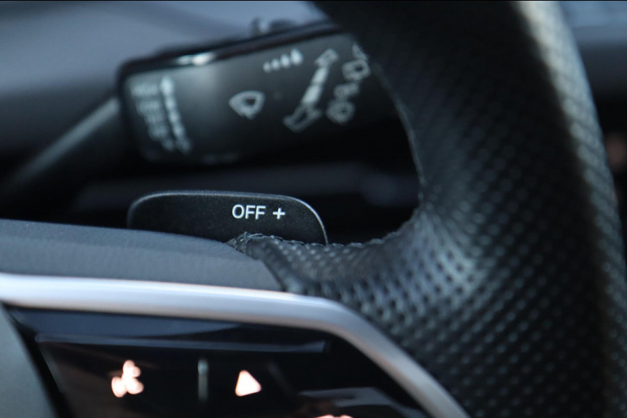 Volkswagen Golf 1.4 eHybrid GTE / PANO / ACC / KEYLESS / CAMERA / ALCANTARA