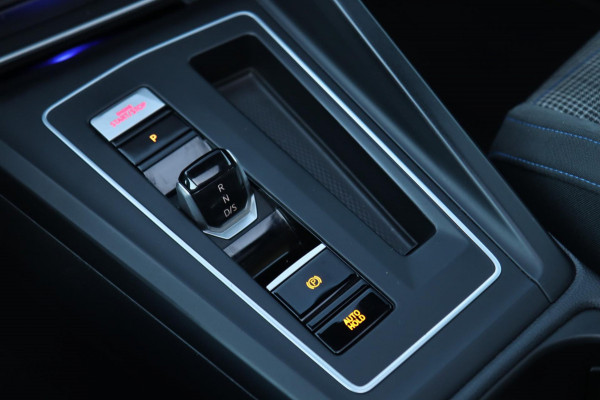 Volkswagen Golf 1.4 eHybrid GTE / PANO / ACC / KEYLESS / CAMERA / ALCANTARA