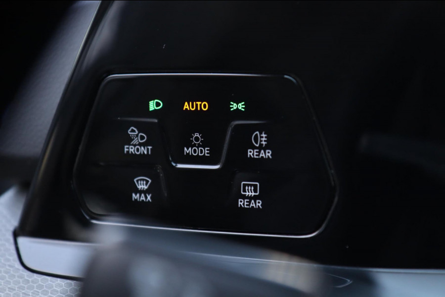 Volkswagen Golf 1.4 eHybrid GTE / PANO / ACC / KEYLESS / CAMERA / ALCANTARA