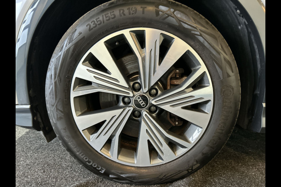 Audi Q4 e-tron 40 Launch edition 77 kWh | parkeer sensoren | schuifbaar dak |