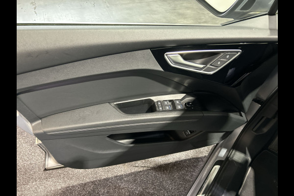 Audi Q4 e-tron 40 Launch edition 77 kWh | parkeer sensoren | schuifbaar dak |