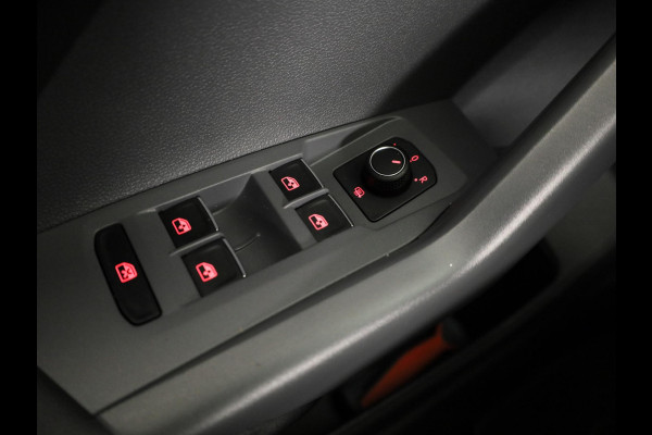 Volkswagen T-Cross 1.0 TSI Style 115 PK | Automaat (DSG) | Navigatie | Digitaal dashboard | 18 Inch