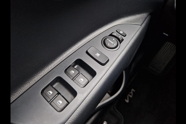 Kia Stonic 1.0 T-GDi MHEV DynamicPlusLine | Stoelverwarming | Key-Less | LED | Camera | Navigatie |