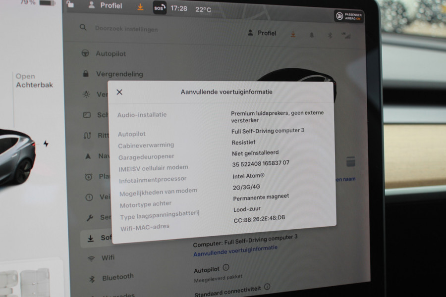 Tesla Model 3 Long Range AWD 75 kWh / Trekhaak / Autopilot / Panoramadak / Camera / Premium Audio / 19'' / Leder / Stoel+Stuurverwarming / ACC