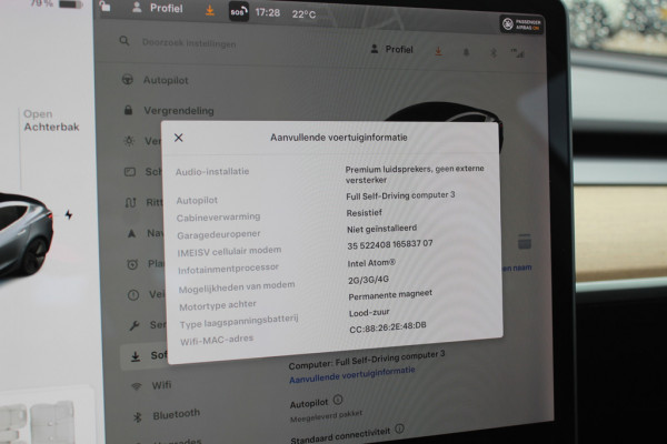 Tesla Model 3 Long Range AWD 75 kWh / Trekhaak / Autopilot / Panoramadak / Camera / Premium Audio / 19'' / Leder / Stoel+Stuurverwarming / ACC