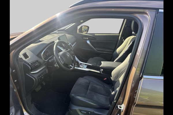 Mitsubishi Eclipse Cross 2.4 PHEV Special Edition | Heads-up display | TomTom icm Apple Carplay | trekhaak | All-seasons Fabrieksgarantie tot 2030!