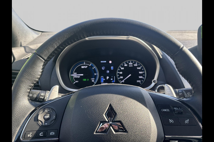 Mitsubishi Eclipse Cross 2.4 PHEV Special Edition | Heads-up display | TomTom icm Apple Carplay | trekhaak | All-seasons Fabrieksgarantie tot 2030!
