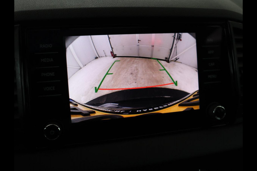 Škoda Karoq 1.5 TSI Sportline | Panoramadak | Stoelverwarming | Virtual Cockpit | Adaptive cruise | Canton Audio | Camera | File Assistent | Keyless | Side Assist | Full LED | Navigatie