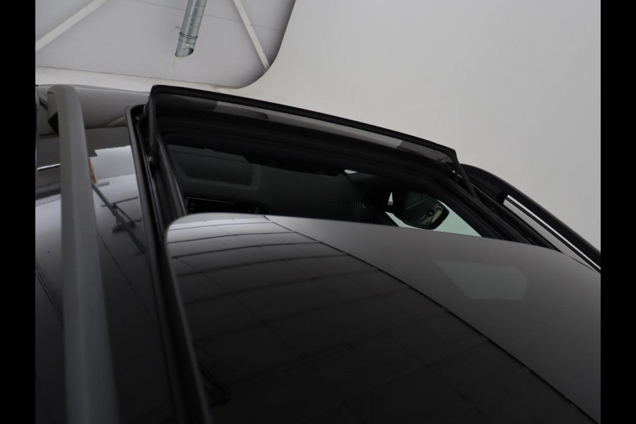 Škoda Karoq 1.5 TSI Sportline | Panoramadak | Stoelverwarming | Virtual Cockpit | Adaptive cruise | Canton Audio | Camera | File Assistent | Keyless | Side Assist | Full LED | Navigatie