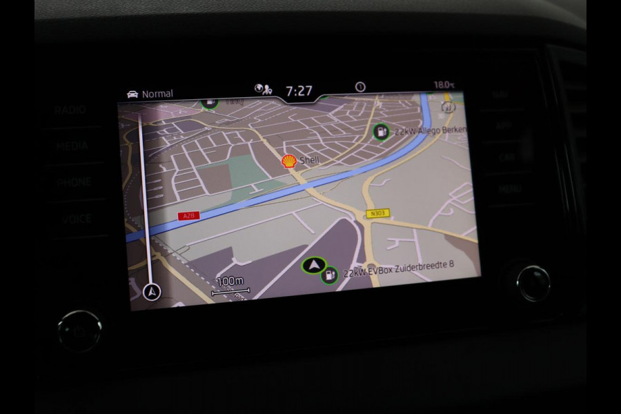 Škoda Karoq 1.5 TSI Sportline | Panoramadak | Stoelverwarming | Virtual Cockpit | Adaptive cruise | Canton Audio | Camera | File Assistent | Keyless | Side Assist | Full LED | Navigatie