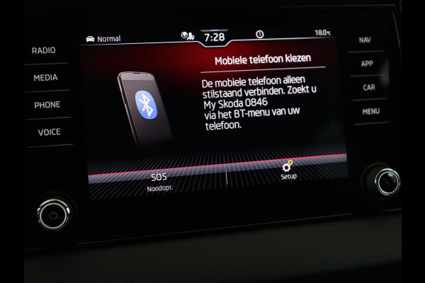 Škoda Karoq 1.5 TSI Sportline | Panoramadak | Stoelverwarming | Virtual Cockpit | Adaptive cruise | Canton Audio | Camera | File Assistent | Keyless | Side Assist | Full LED | Navigatie