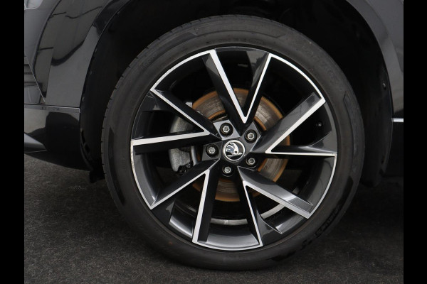 Škoda Karoq 1.5 TSI Sportline | Panoramadak | Stoelverwarming | Virtual Cockpit | Adaptive cruise | Canton Audio | Camera | File Assistent | Keyless | Side Assist | Full LED | Navigatie