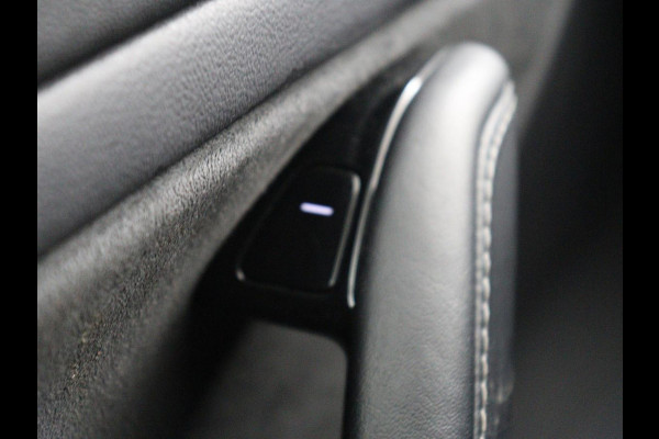 Tesla Model 3 Long Range RWD 75 kWh | SOH 100% | Panoramadak | Autopilot | Leder | Stoelverwarming | 360 Camera | Keyless | Full LED | Navigatie