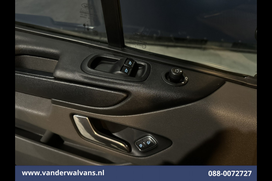Ford Transit Custom 2.0 TDCI 131pk L2H1 Euro6 Airco | Camera | LED | Cruisecontrol | Verwarmde voorruit Parkeersensoren, Bijrijdersbank, 2800kg trekvermogen
