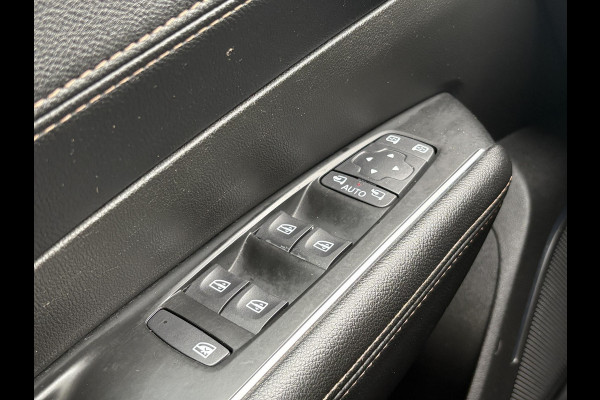 Renault Talisman 1.6 TCe Intens 150pk Automaat Trekhaak | 4Control | BOSE Audio | Dodehoeksensoren | Navigatie | Achteruitrijcamera | Full LED |