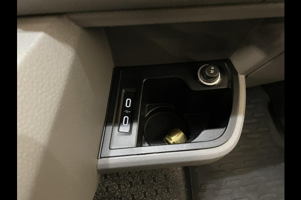 Volkswagen Transporter 2.0 TDI L2H1 Trendline Airco Cruise Control 2x schuifdeur Trekhaak Parkeersensoren