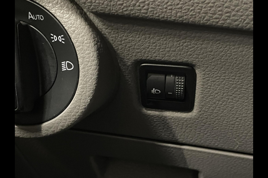 Volkswagen Transporter 2.0 TDI L2H1 Trendline Airco Cruise Control 2x schuifdeur Trekhaak Parkeersensoren