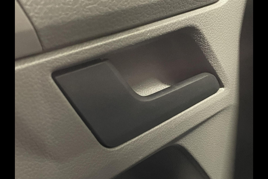 Volkswagen Transporter 2.0 TDI L2H1 Trendline Airco Cruise Control 2x schuifdeur Trekhaak Parkeersensoren