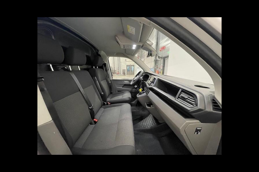 Volkswagen Transporter 2.0 TDI L2H1 Trendline Airco Cruise Control 2x schuifdeur Trekhaak Parkeersensoren