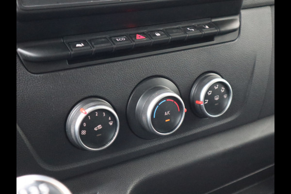 Renault Master 2.3 dCi 136pk Euro 6 L1H1 Imperiaal - Trekhaak - Camera - Navi