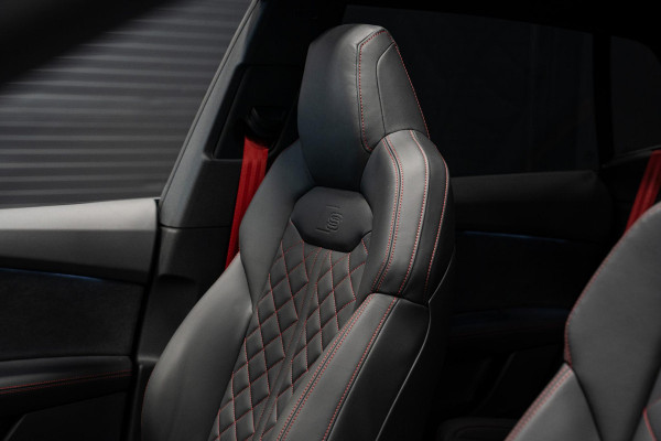 Audi Q8 55 TFSI e quattro Pro Line S *Bang & Olufsen / AWD-Besturing / Panorama / Carbon Interieur / Surround View / Matrix LED / Memory*