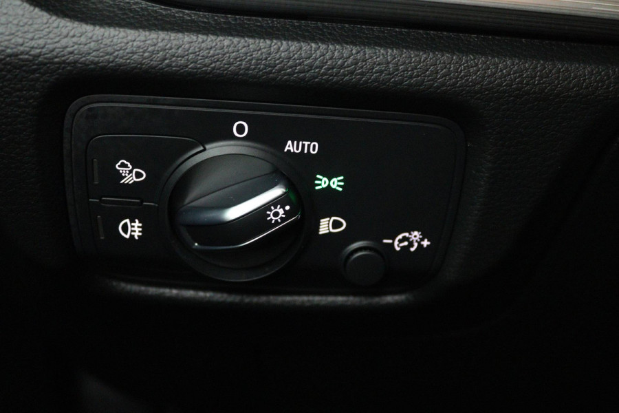 Audi A3 Limousine 1.5 TFSI CoD Sport Lease Edition (AUTOMAAT, CRUISE CONTROL, NAVIGATIE, LEER, PARKEERSENSOREN)