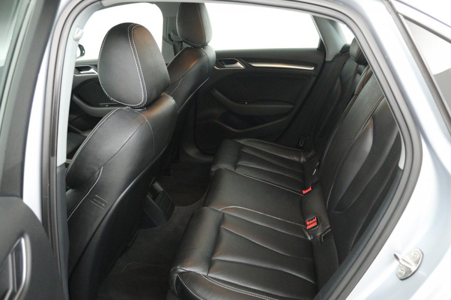 Audi A3 Limousine 1.5 TFSI CoD Sport Lease Edition (AUTOMAAT, CRUISE CONTROL, NAVIGATIE, LEER, PARKEERSENSOREN)