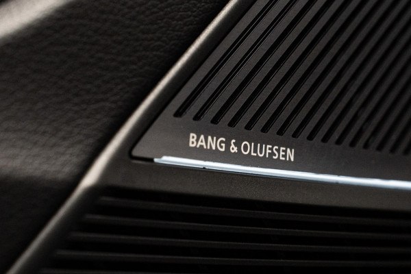 Audi Q8 60 TFSI e quattro Pro Line S Competition *Nardo Grijs (EXCLUSIVE) / Bang & Olufsen Advanced / Massage + Ventilatie / AWD-Besturing / Panorama / Soft-Close*