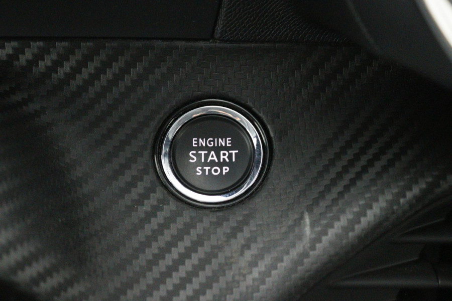 Peugeot 208 1.2 Allure*AUTOM.*ECC*CRUISE*NAVI*HAAK*CAM*CARPLAY