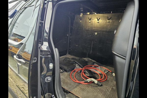 Peugeot e-Partner 136 L1 50 kWh Lane assist | Navigatie | Led dagrijverlichting | Multifunctioneel stuur | App voorbereiding