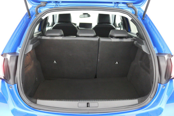 Peugeot 208 1.2 Allure*AUTOM.*ECC*CRUISE*NAVI*HAAK*CAM*CARPLAY