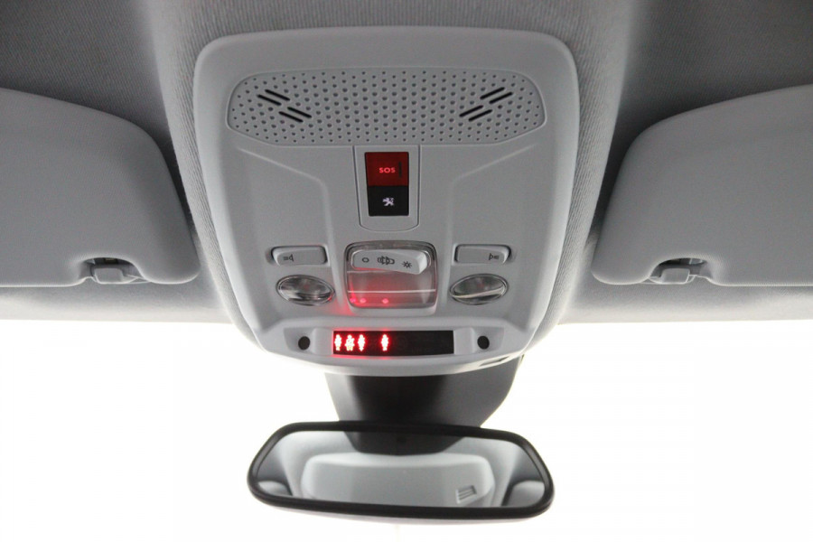 Peugeot 208 1.2 Allure*AUTOM.*ECC*CRUISE*NAVI*HAAK*CAM*CARPLAY