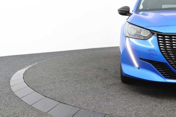 Peugeot 208 1.2 Allure*AUTOM.*ECC*CRUISE*NAVI*HAAK*CAM*CARPLAY