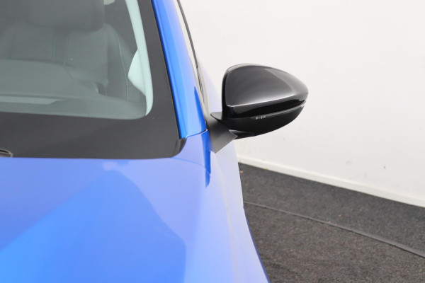 Peugeot 208 1.2 Allure*AUTOM.*ECC*CRUISE*NAVI*HAAK*CAM*CARPLAY