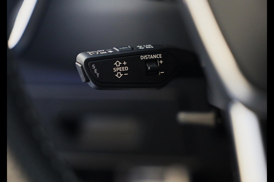 Audi A6 Avant 55 TFSI e Quattro RS6 Look / Head Up / Carbon / Leder / Memory / Acc / F1 / Lane Assist / Open Pano / 20 Inch