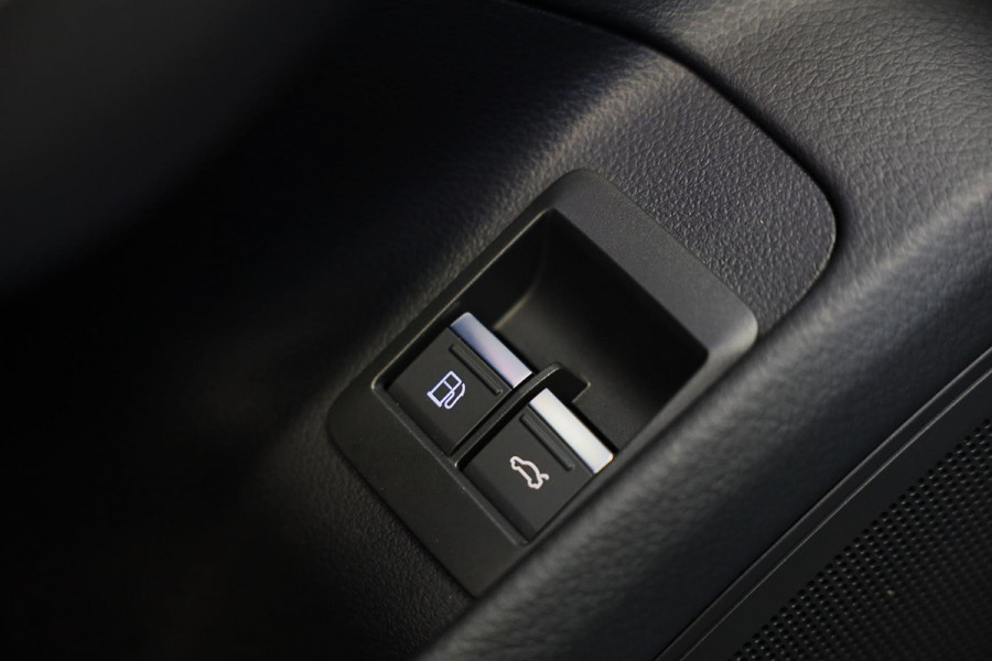 Audi A6 Avant 55 TFSI e Quattro RS6 Look / Head Up / Carbon / Leder / Memory / Acc / F1 / Lane Assist / Open Pano / 20 Inch
