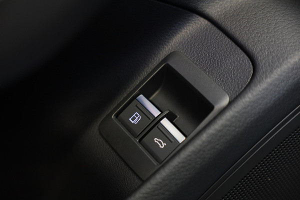 Audi A6 Avant 55 TFSI e Quattro RS6 Look / Head Up / Carbon / Leder / Memory / Acc / F1 / Lane Assist / Open Pano / 20 Inch