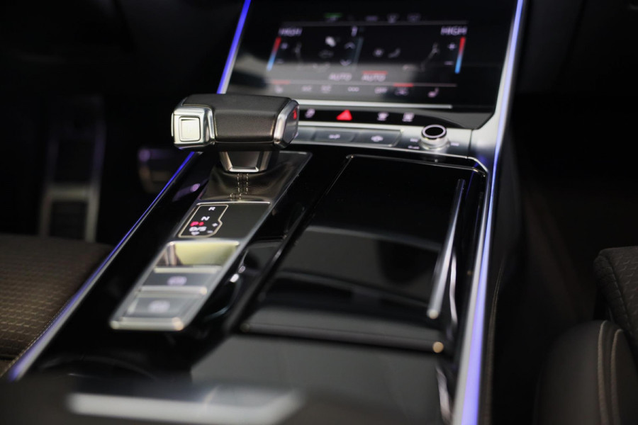 Audi A6 Avant 55 TFSI e Quattro RS6 Look / Head Up / Carbon / Leder / Memory / Acc / F1 / Lane Assist / Open Pano / 20 Inch