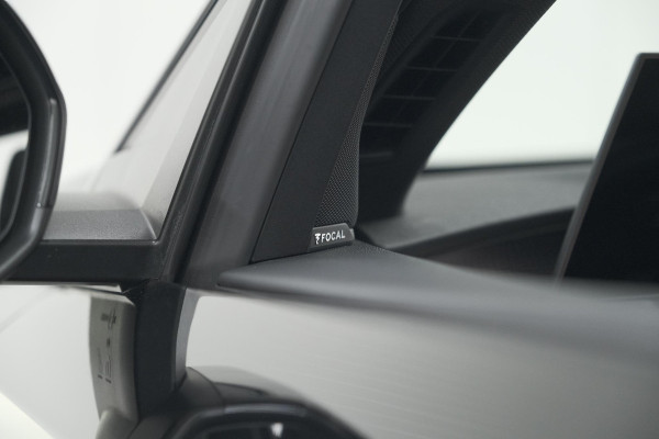 Peugeot 3008 1.2 Hybrid 136 GT | Panoramadak | 360 Camera | Stoelverwarming | Elektrische Kofferklep | Allseason Banden