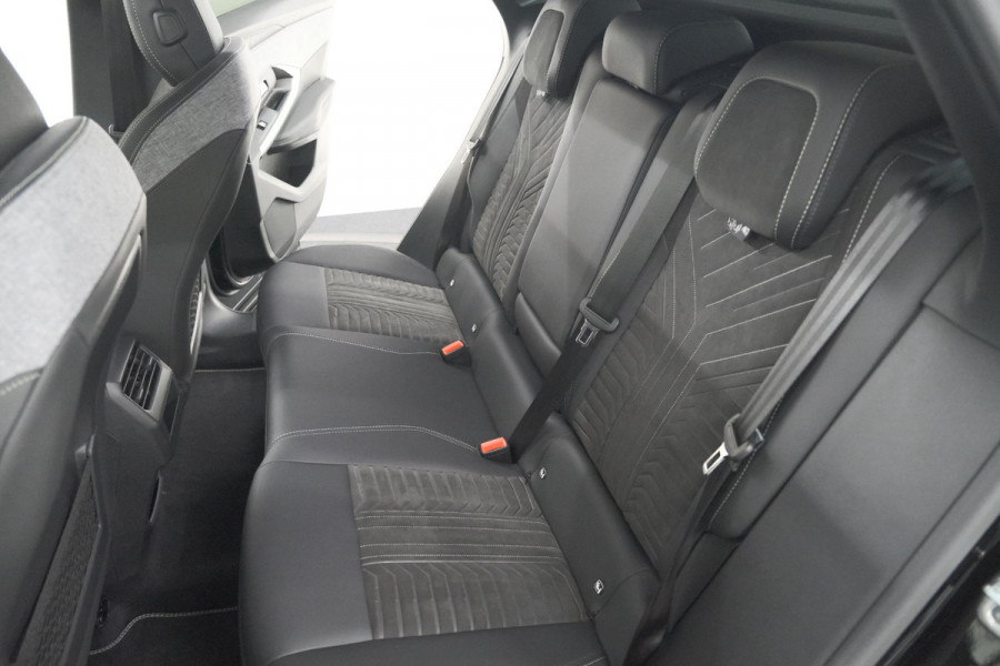Peugeot 3008 1.2 Hybrid 136 GT | Panoramadak | 360 Camera | Stoelverwarming | Elektrische Kofferklep | Allseason Banden