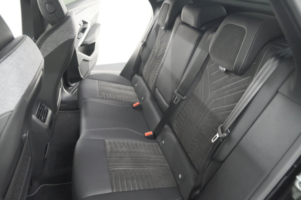 Peugeot 3008 1.2 Hybrid 136 GT | Panoramadak | 360 Camera | Stoelverwarming | Elektrische Kofferklep | Allseason Banden