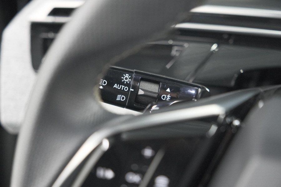 Peugeot 3008 1.2 Hybrid 136 GT | Panoramadak | 360 Camera | Stoelverwarming | Elektrische Kofferklep | Allseason Banden