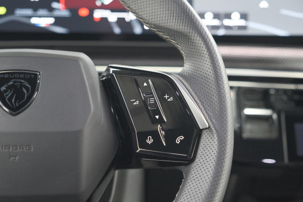 Peugeot 3008 1.2 Hybrid 136 GT | Panoramadak | 360 Camera | Stoelverwarming | Elektrische Kofferklep | Allseason Banden