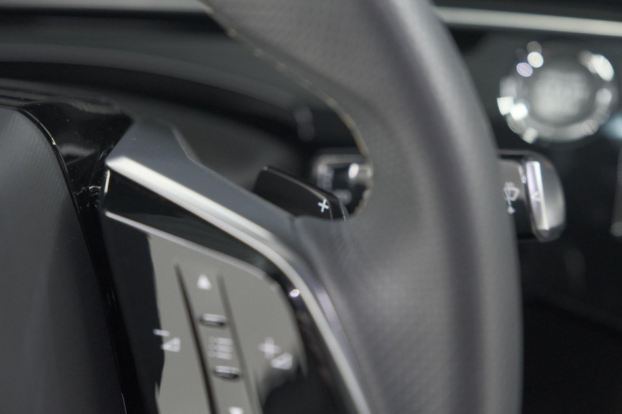 Peugeot 3008 1.2 Hybrid 136 GT | Panoramadak | 360 Camera | Stoelverwarming | Elektrische Kofferklep | Allseason Banden