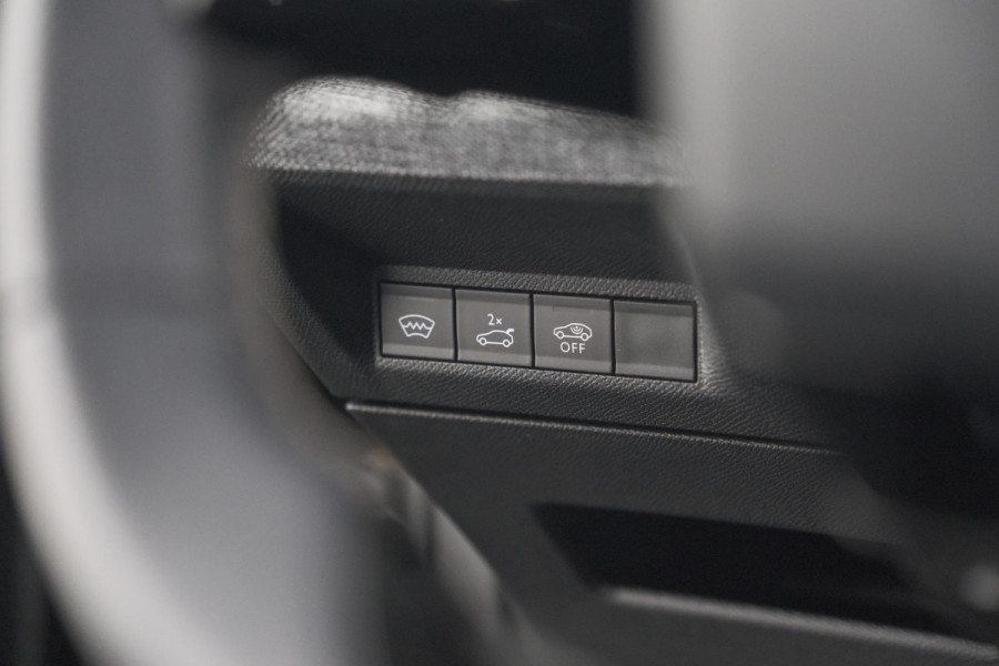 Peugeot 3008 1.2 Hybrid 136 GT | Panoramadak | 360 Camera | Stoelverwarming | Elektrische Kofferklep | Allseason Banden