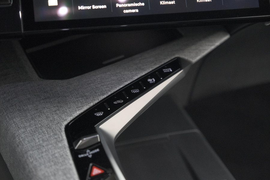 Peugeot 3008 1.2 Hybrid 136 GT | Panoramadak | 360 Camera | Stoelverwarming | Elektrische Kofferklep | Allseason Banden