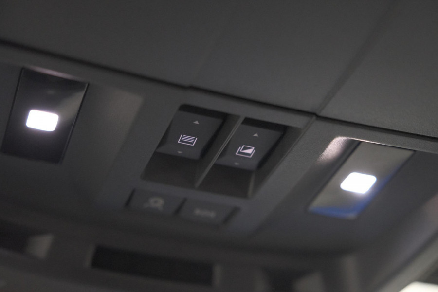 Peugeot 3008 1.2 Hybrid 136 GT | Panoramadak | 360 Camera | Stoelverwarming | Elektrische Kofferklep | Allseason Banden