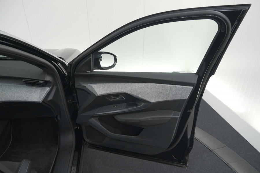 Peugeot 3008 1.2 Hybrid 136 GT | Panoramadak | 360 Camera | Stoelverwarming | Elektrische Kofferklep | Allseason Banden