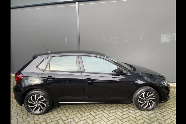 Volkswagen Polo 1.0 TSI Life Airco- Apple carplay - Cruise control - Navigatie - Parkeersensoren - Licht metalen velgen 15 inch - Bluetooth - Led verlichting - Radio - Elektrische ramen - Start/stop systeem - Stuur leder